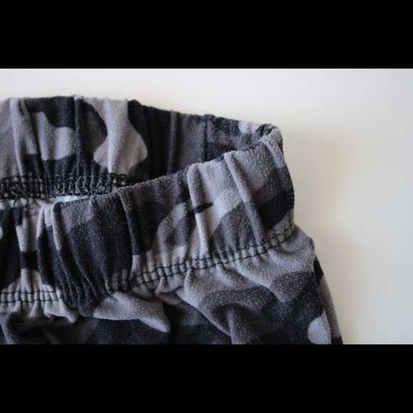 Sweet Legs Camo Leggings - Picture 2 of 4